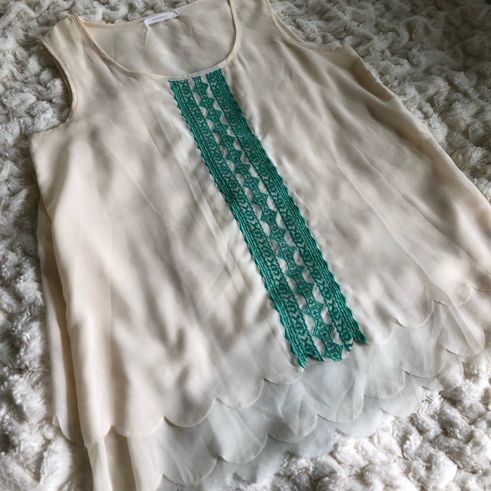 Scallop hem tank